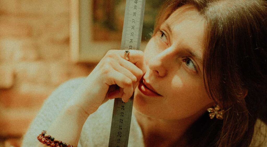 Architecte d’intérieur présentant sa marque éco responsable